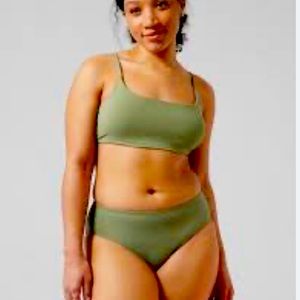 Athleta scoop bikini top in Eucalyptus Olive